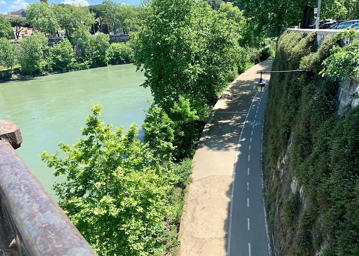 Palazzo Baj In Trastevere Roma